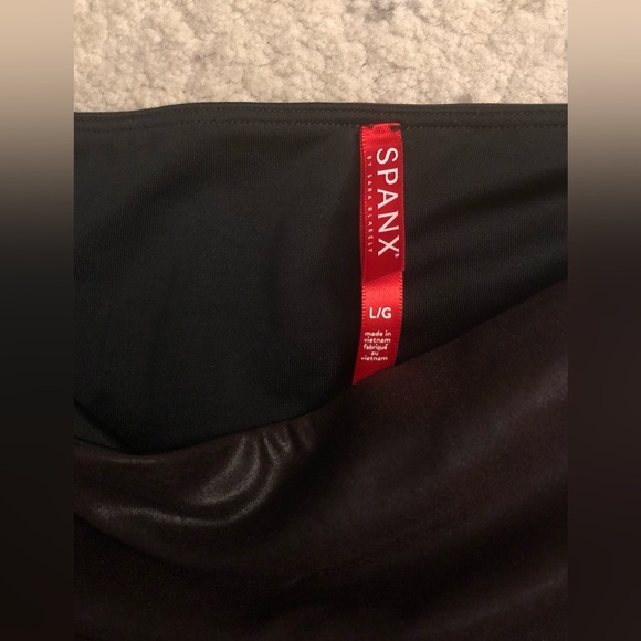 SPANX Wine Burgundy Faux Leather Leggings, Large - Picture 4 of 4